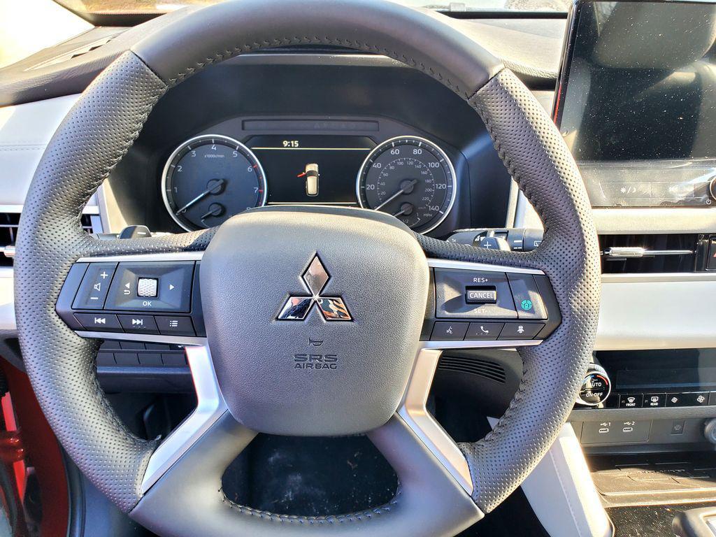 new 2025 Mitsubishi Outlander car, priced at $30,605
