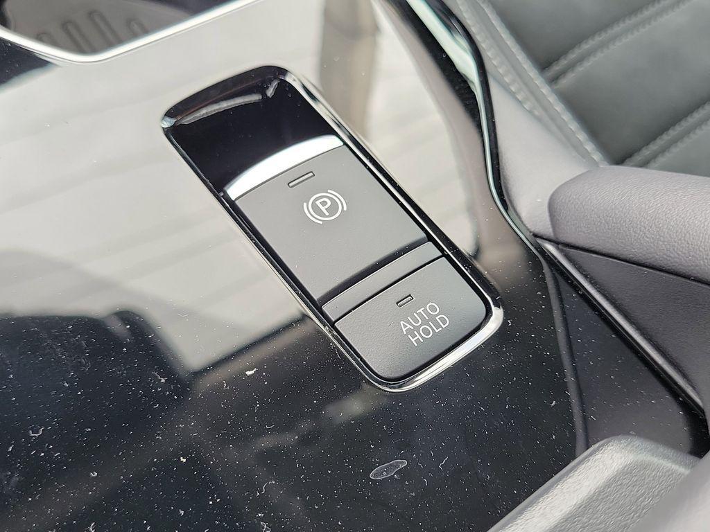 new 2025 Mitsubishi Outlander car, priced at $35,005