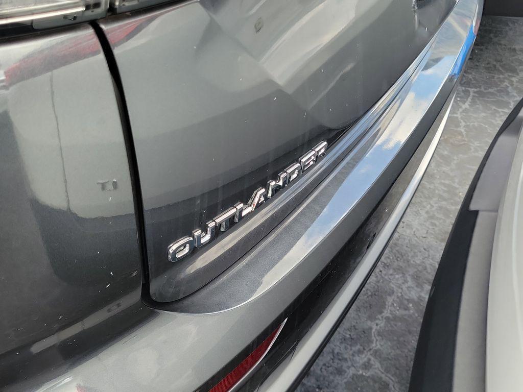 new 2025 Mitsubishi Outlander car, priced at $35,005