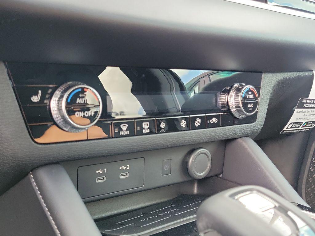 new 2025 Mitsubishi Outlander car, priced at $35,005