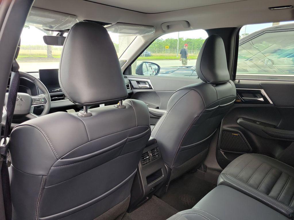 new 2025 Mitsubishi Outlander car, priced at $35,005