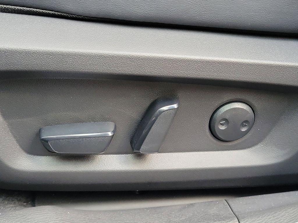 new 2025 Mitsubishi Outlander car, priced at $35,005