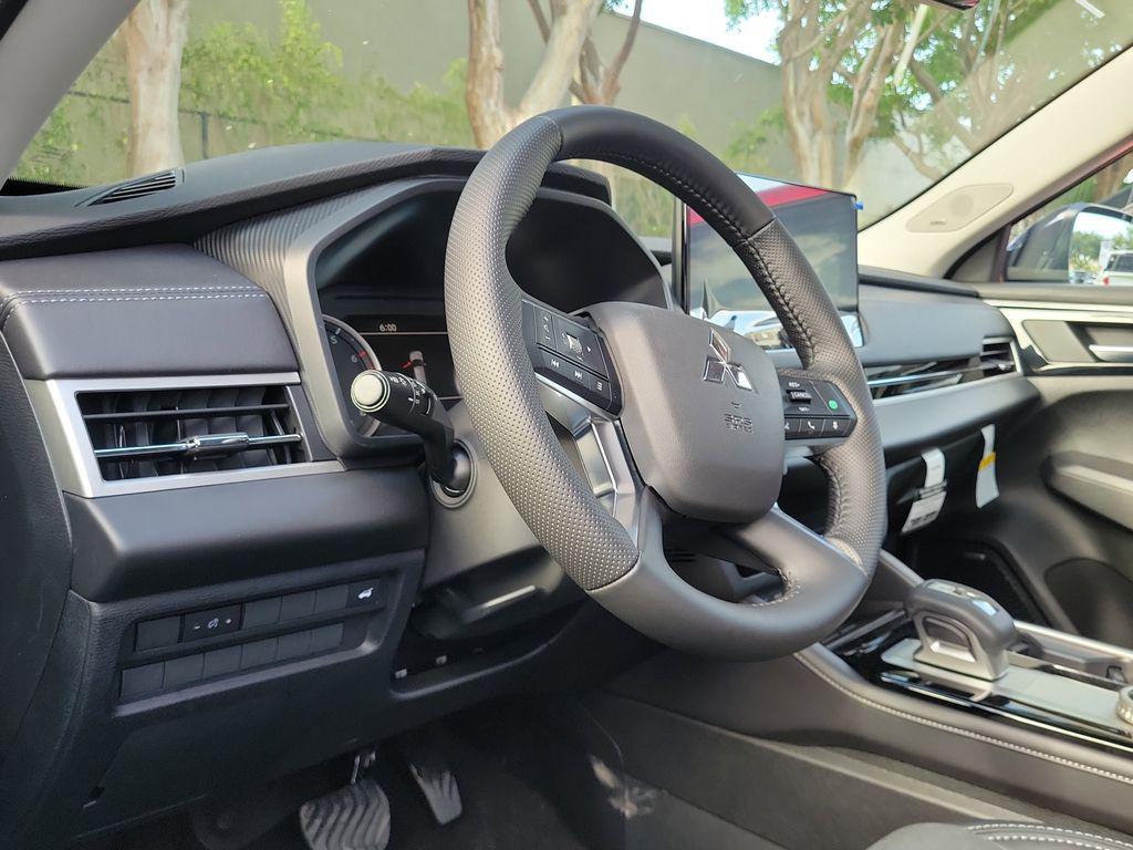 new 2025 Mitsubishi Outlander car, priced at $29,400