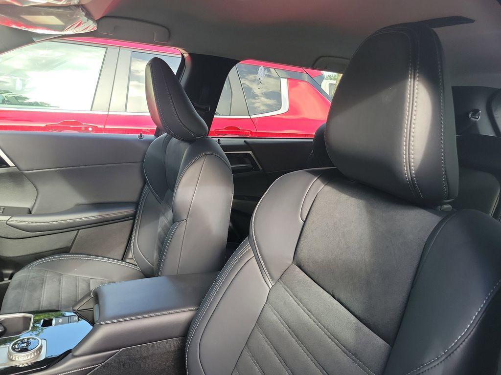 new 2025 Mitsubishi Outlander car, priced at $29,400