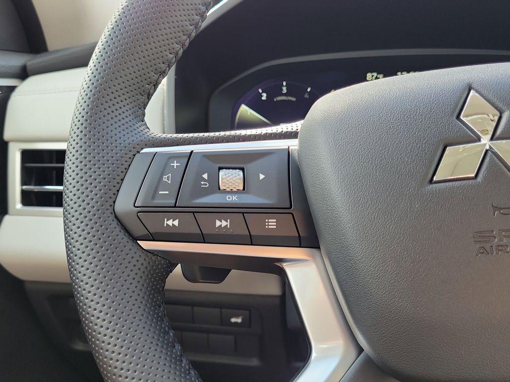 new 2025 Mitsubishi Outlander car, priced at $34,480