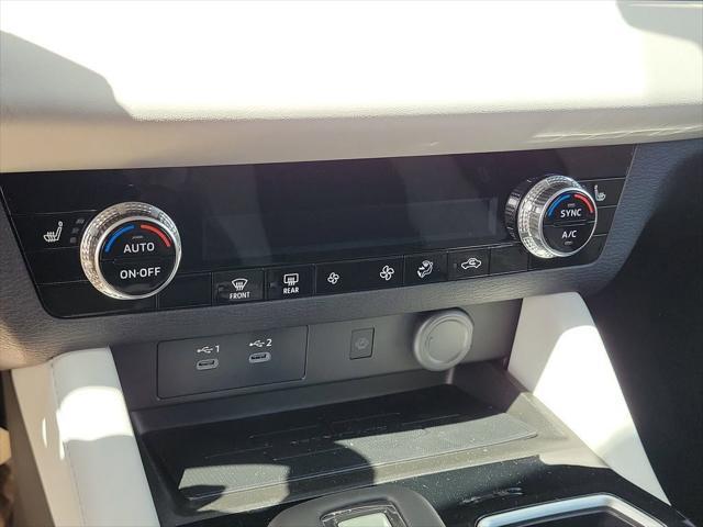 new 2025 Mitsubishi Outlander car, priced at $33,890