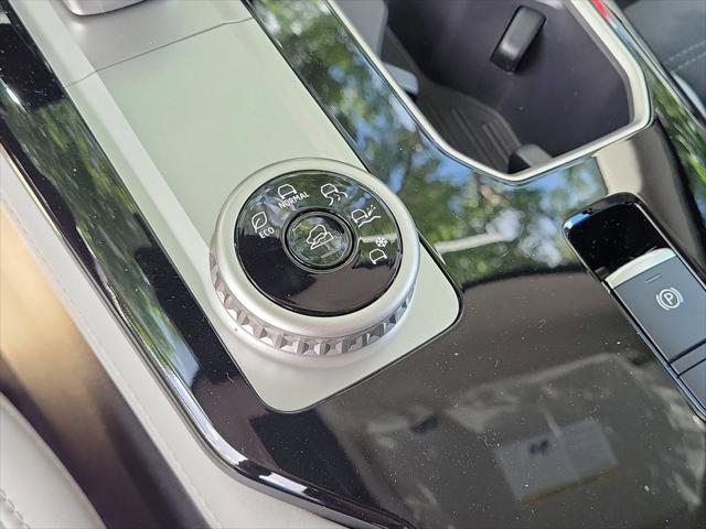 new 2025 Mitsubishi Outlander car, priced at $33,890