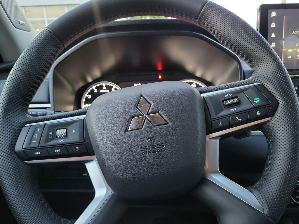 new 2025 Mitsubishi Outlander car, priced at $38,560