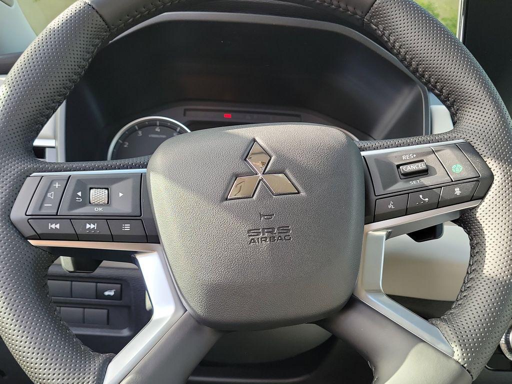 new 2025 Mitsubishi Outlander car, priced at $30,675