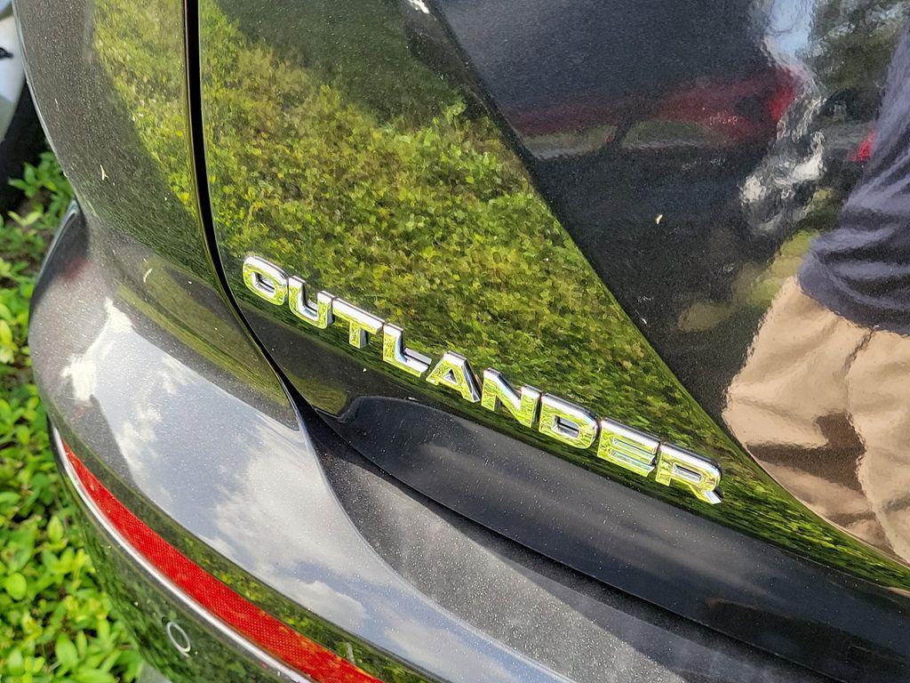 new 2025 Mitsubishi Outlander car, priced at $30,675