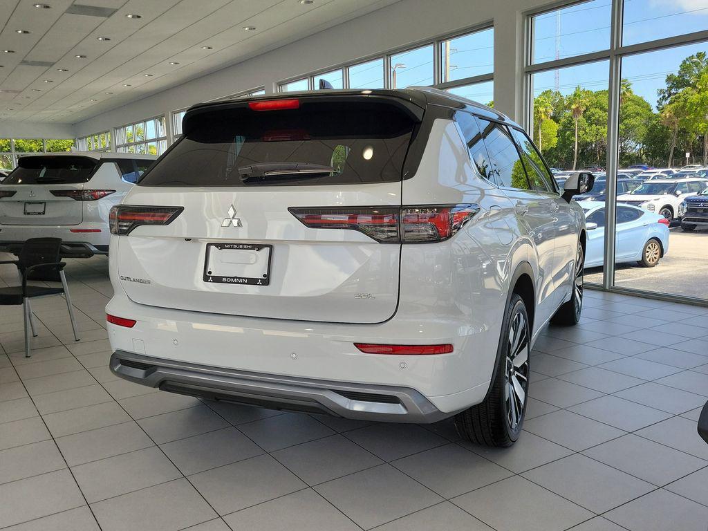 new 2025 Mitsubishi Outlander car, priced at $40,135