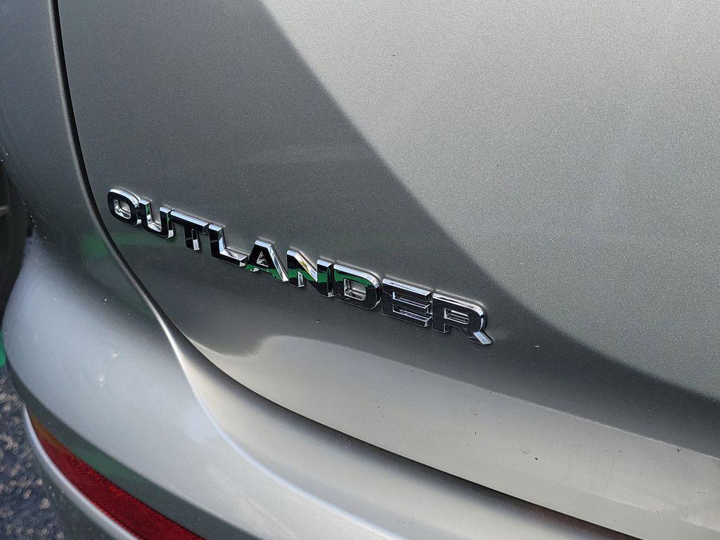 new 2025 Mitsubishi Outlander PHEV car, priced at $37,265