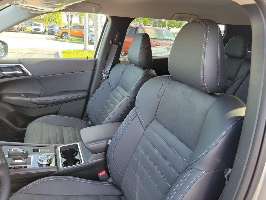 new 2025 Mitsubishi Outlander PHEV car, priced at $37,265