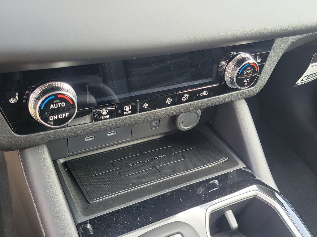 new 2025 Mitsubishi Outlander car, priced at $29,995