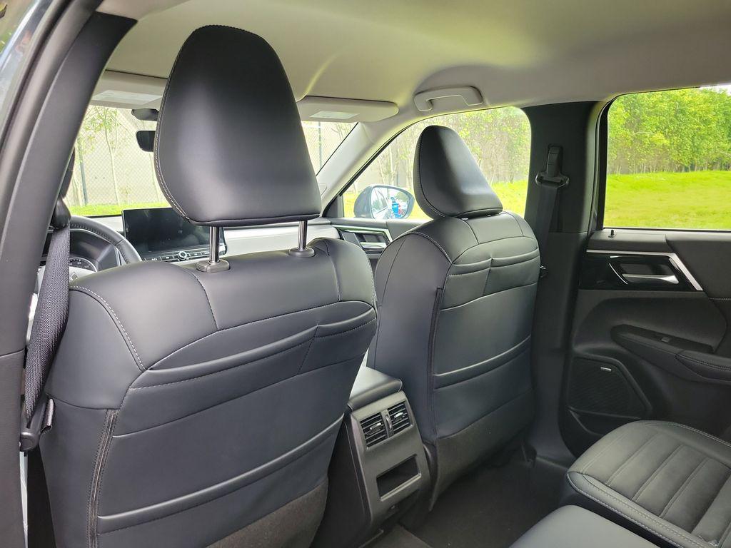 new 2025 Mitsubishi Outlander car, priced at $29,995
