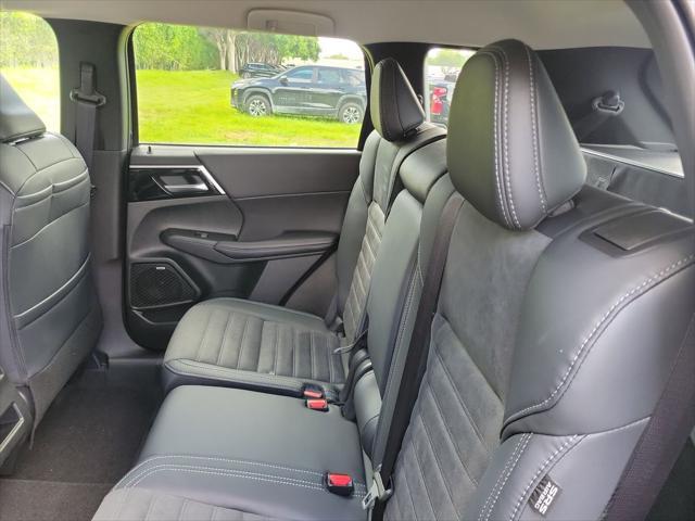 new 2025 Mitsubishi Outlander car, priced at $30,105