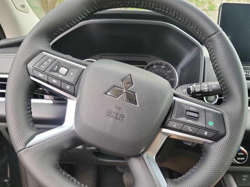 new 2025 Mitsubishi Outlander car, priced at $29,995
