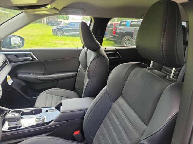 new 2025 Mitsubishi Outlander car, priced at $30,105