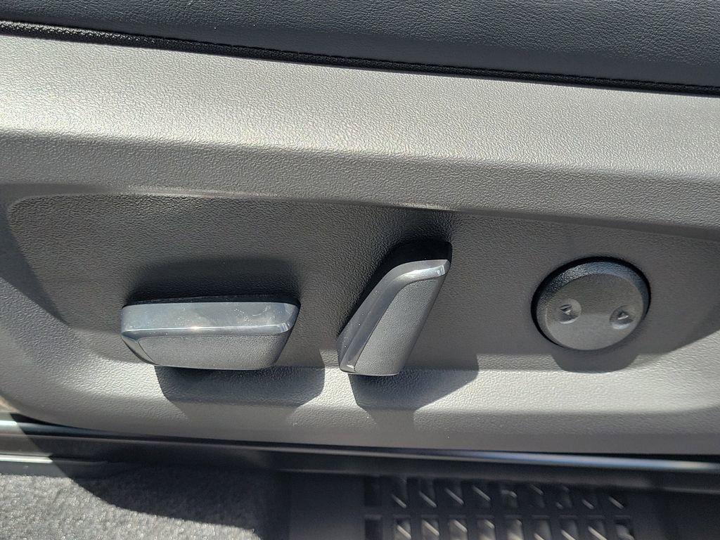 new 2025 Mitsubishi Outlander PHEV car, priced at $38,795