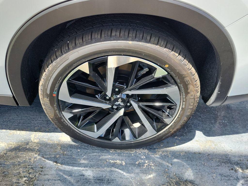 new 2025 Mitsubishi Outlander PHEV car, priced at $38,795