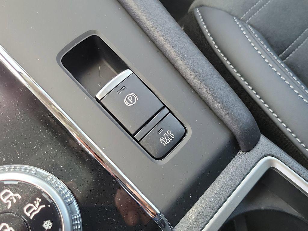 new 2025 Mitsubishi Outlander PHEV car, priced at $38,795