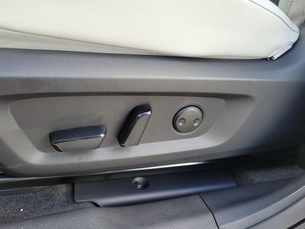 new 2025 Mitsubishi Outlander car, priced at $34,680