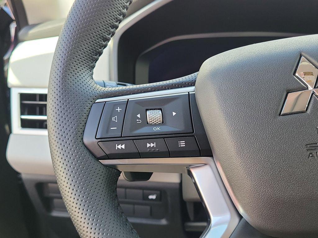 new 2025 Mitsubishi Outlander car, priced at $32,555