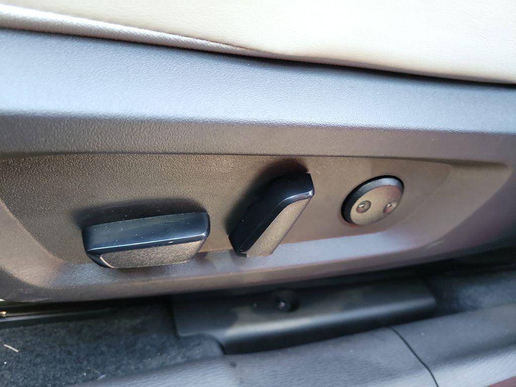 new 2025 Mitsubishi Outlander car, priced at $32,555