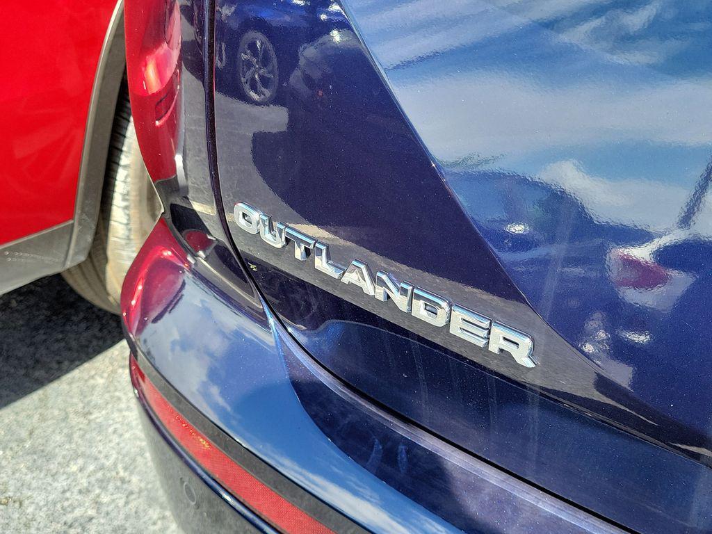 new 2025 Mitsubishi Outlander car, priced at $32,555