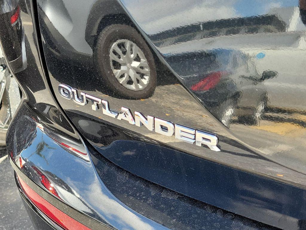 new 2025 Mitsubishi Outlander car, priced at $30,485