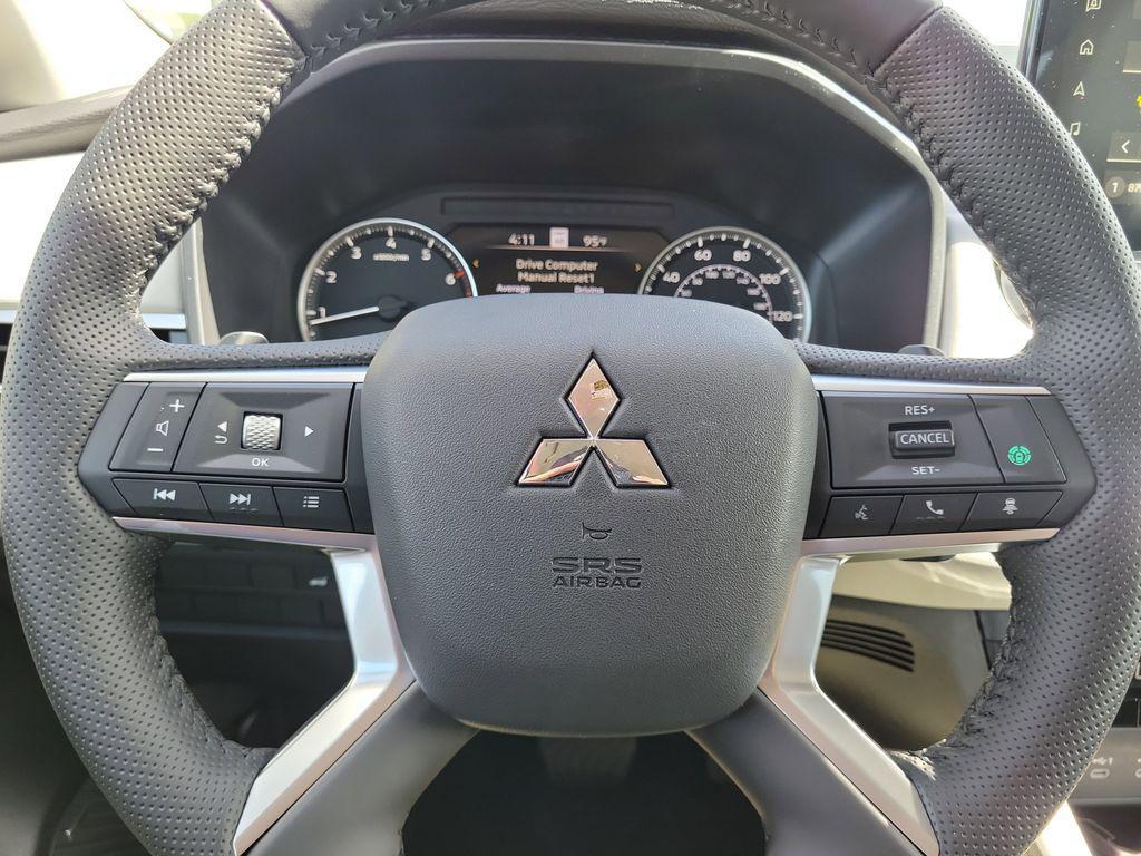 new 2025 Mitsubishi Outlander car, priced at $32,380