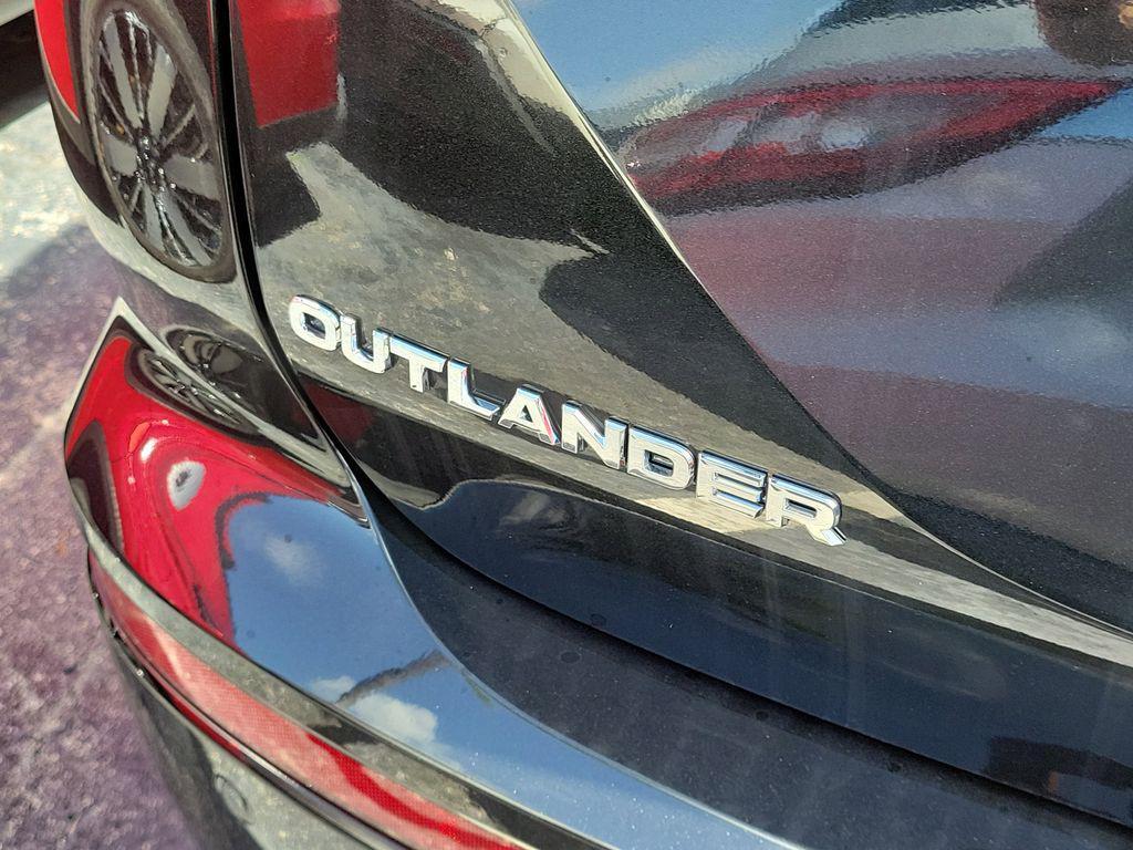 new 2025 Mitsubishi Outlander car, priced at $32,380