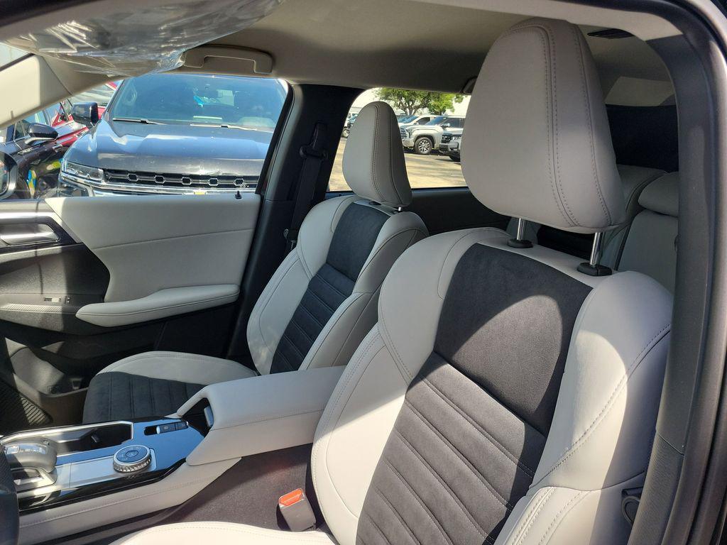 new 2025 Mitsubishi Outlander car, priced at $30,675