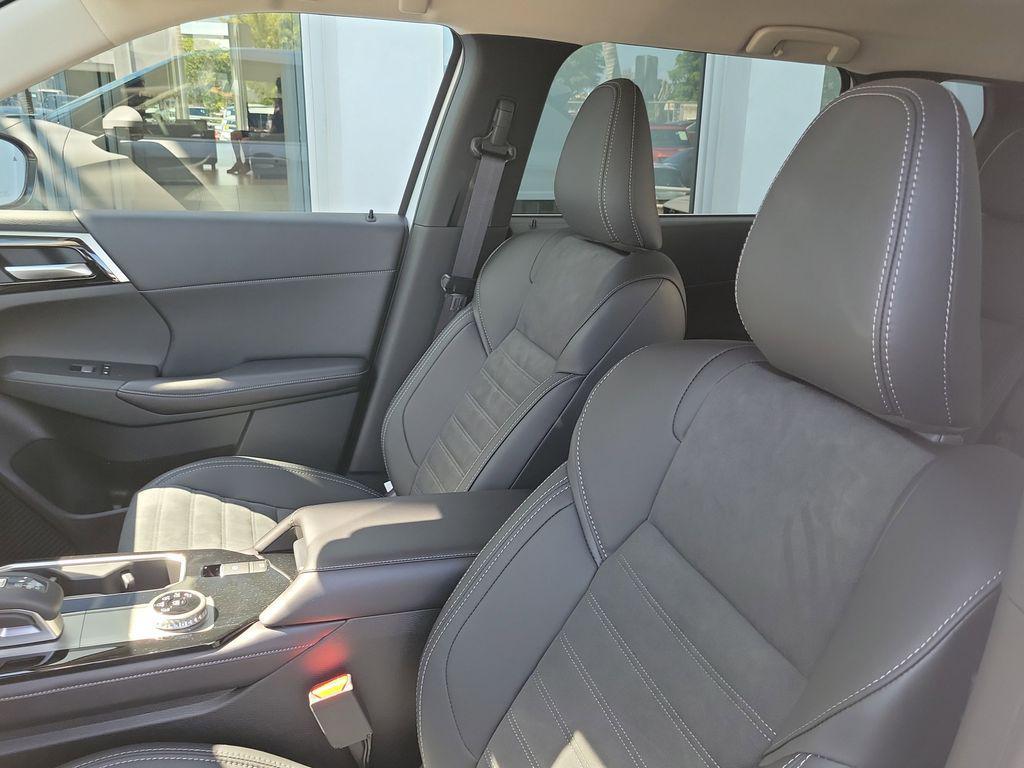 new 2025 Mitsubishi Outlander car, priced at $31,590