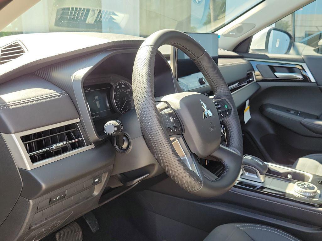 new 2025 Mitsubishi Outlander car, priced at $31,590