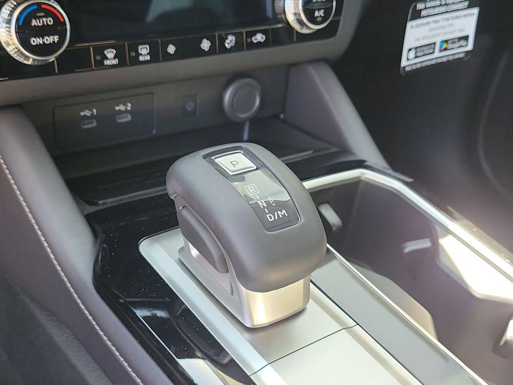 new 2025 Mitsubishi Outlander car, priced at $31,590