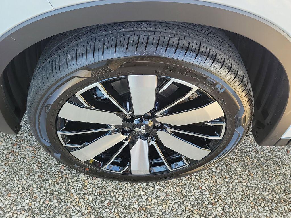 new 2025 Mitsubishi Outlander car, priced at $31,590