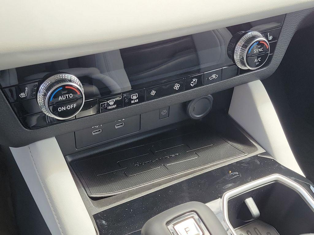 new 2025 Mitsubishi Outlander car, priced at $35,950