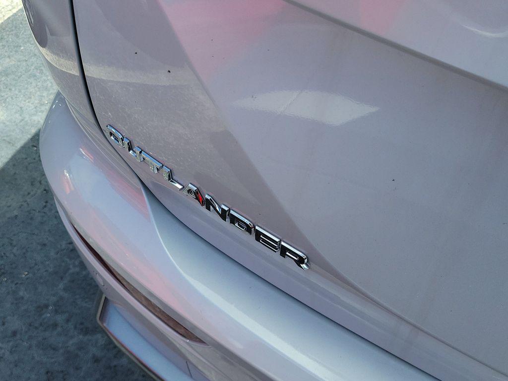 new 2025 Mitsubishi Outlander car, priced at $35,950
