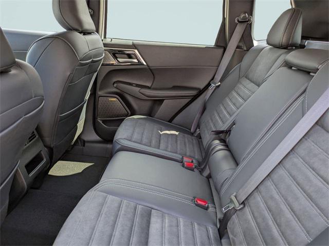 new 2025 Mitsubishi Outlander car, priced at $34,473