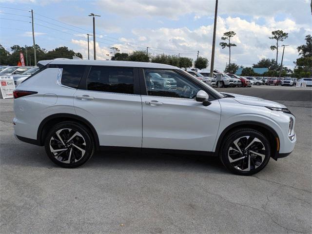 new 2024 Mitsubishi Outlander car, priced at $28,215