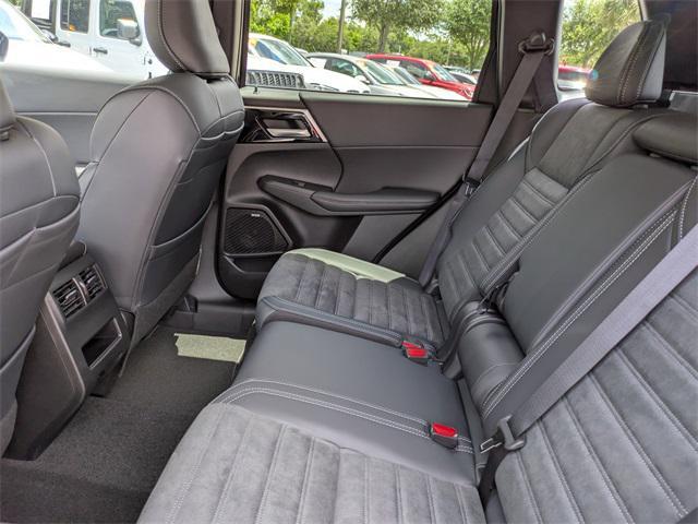 new 2025 Mitsubishi Outlander car, priced at $26,057