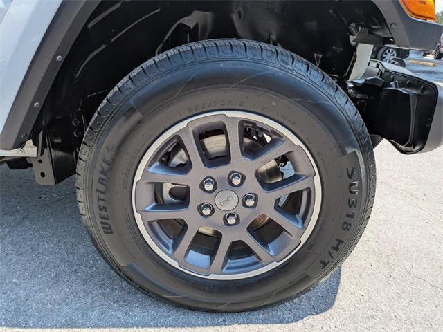 used 2023 Jeep Gladiator car, priced at $26,200