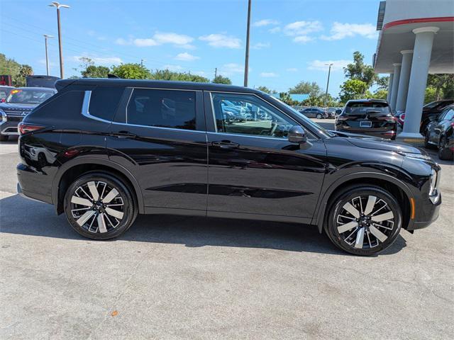 new 2025 Mitsubishi Outlander car, priced at $27,004