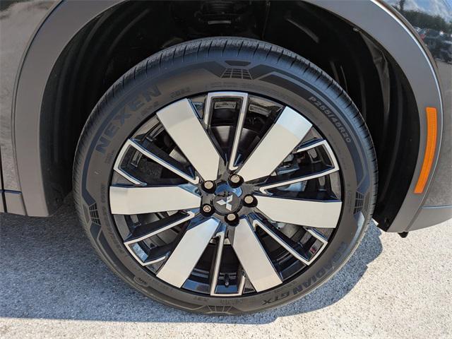 new 2025 Mitsubishi Outlander car, priced at $25,875