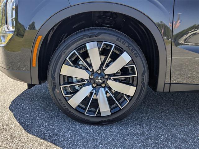new 2025 Mitsubishi Outlander car, priced at $25,875