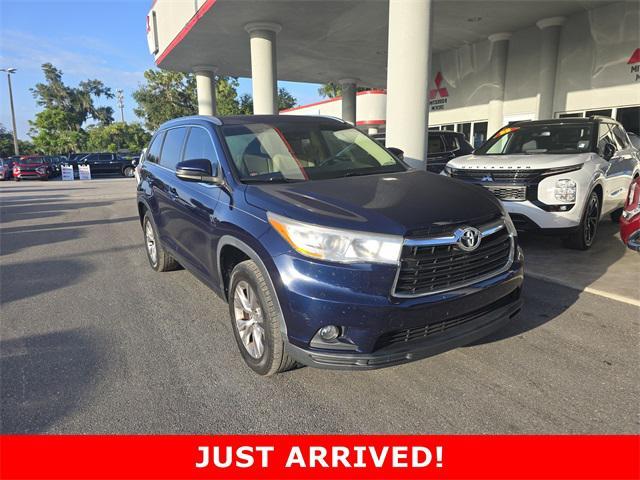 used 2014 Toyota Highlander car, priced at $15,500