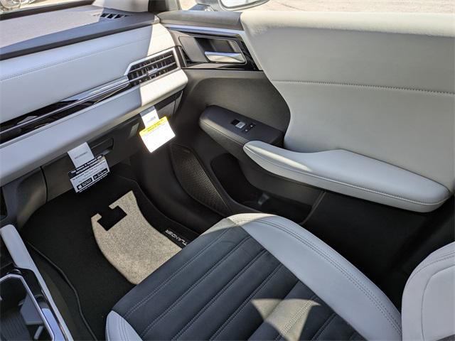 new 2025 Mitsubishi Outlander car, priced at $28,185