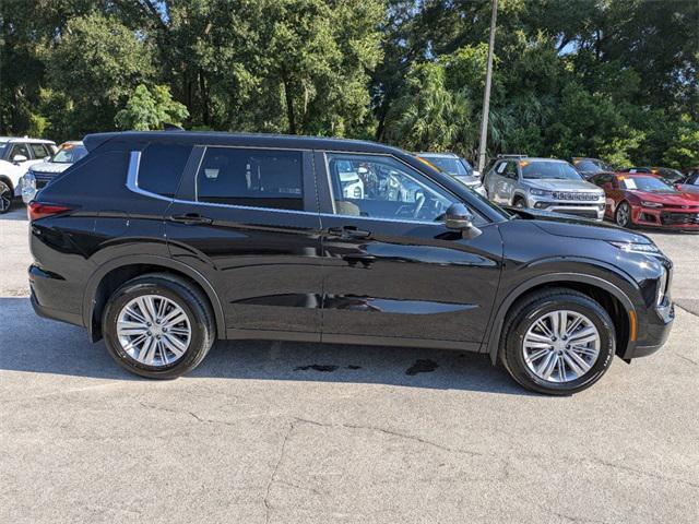 new 2024 Mitsubishi Outlander car, priced at $25,025