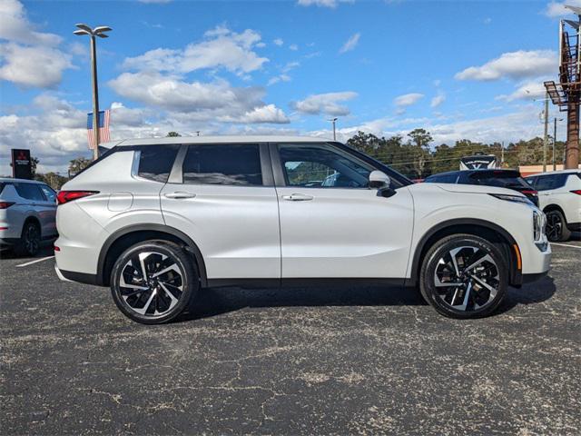 new 2024 Mitsubishi Outlander car